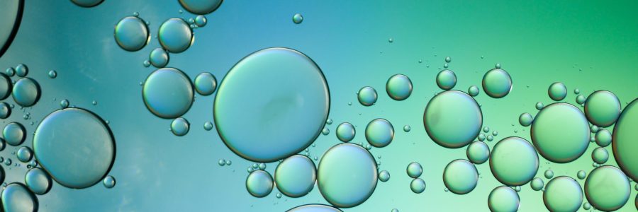 Colorful,Artistic,Of,Oil,Drop,Floating,On,The,Water.,Abstract